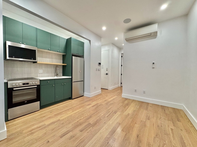 1027 Putnam - Photo 1
