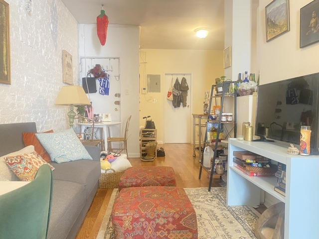 522 East 11th Street - Photo 1