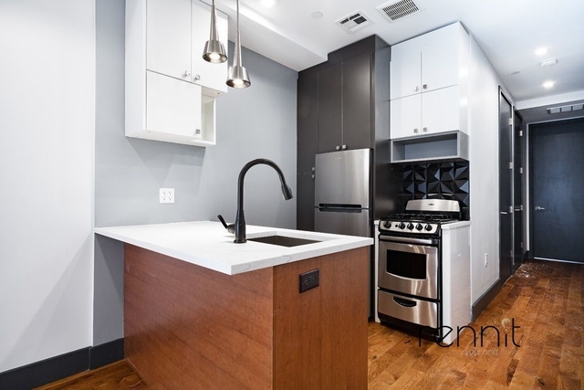 174 Knickerbocker Avenue, Broo - Photo 1