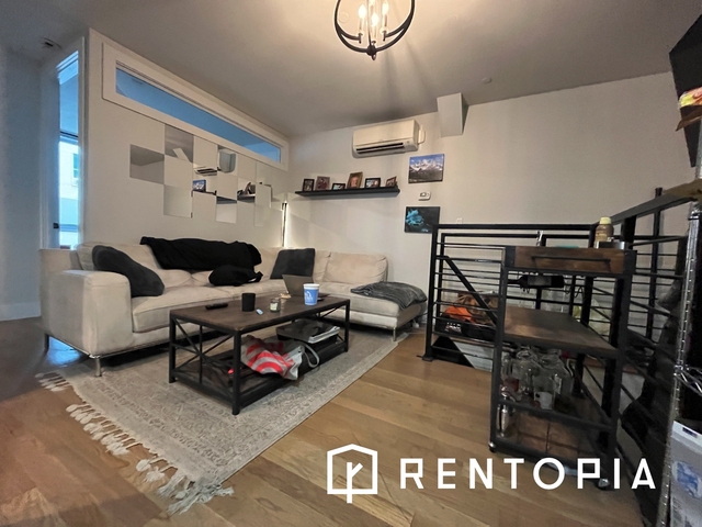 77 Berry - Photo 1