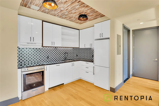 340 Evergreen - Photo 1