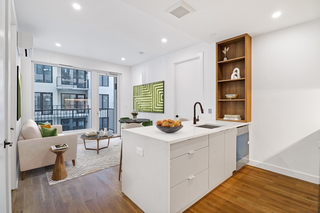 228 Berry street - Photo 1