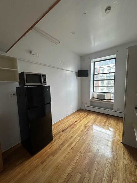 14 Saint Marks Place - Photo 1