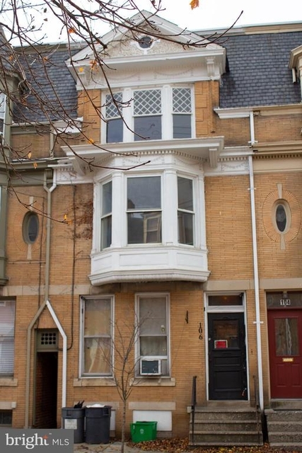 106 S Pershing Ave - Photo 1
