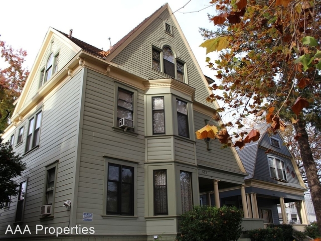 512 W 3rd St - Photo 1