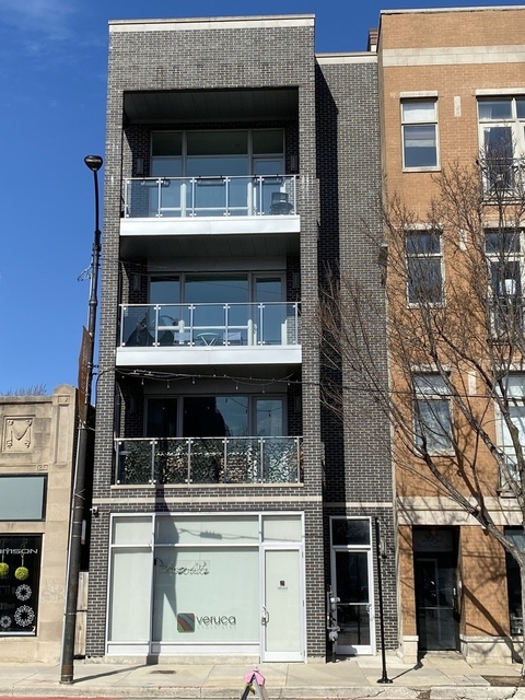 2054 W Chicago Avenue - Photo 1