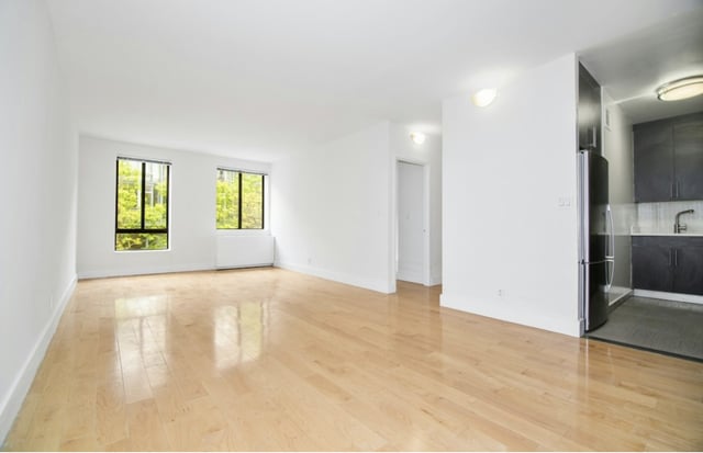 410 West 53rd Street - Photo 1