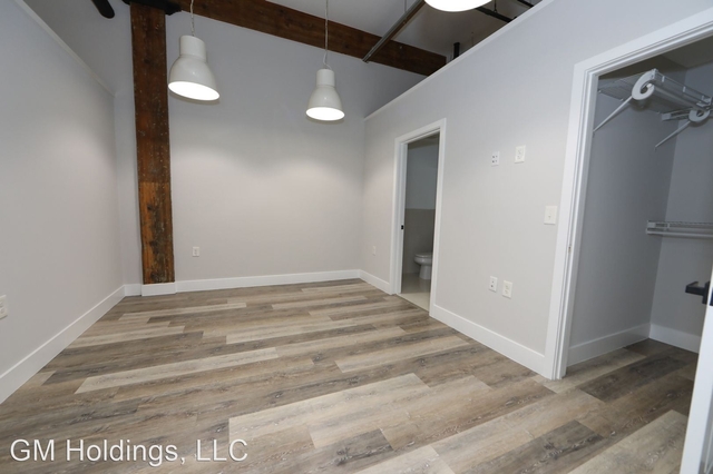 1822 E Glenwood Ave - Photo 1