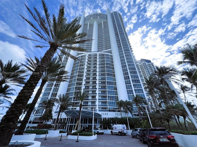 18101 Collins Ave - Photo 1