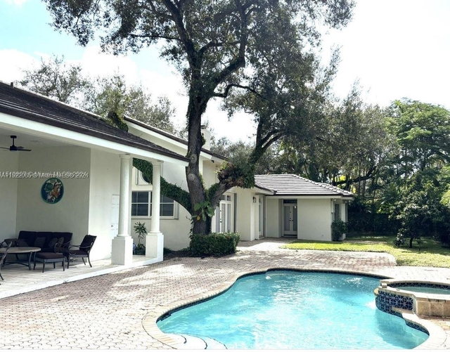 11130 Sw 84th Ct - Photo 1