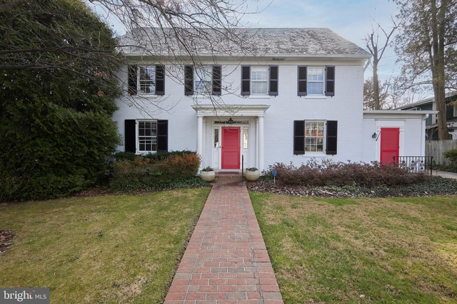 4600 Chevy Chase Boulevard - Photo 1