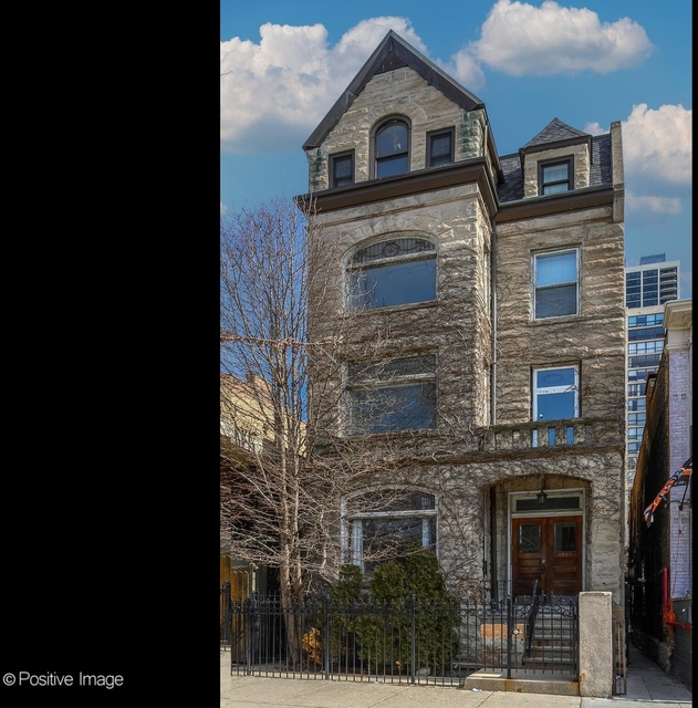 1539 N Wells Street - Photo 1