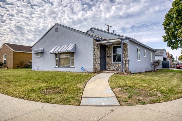 13903 S Zamora Avenue - Photo 1