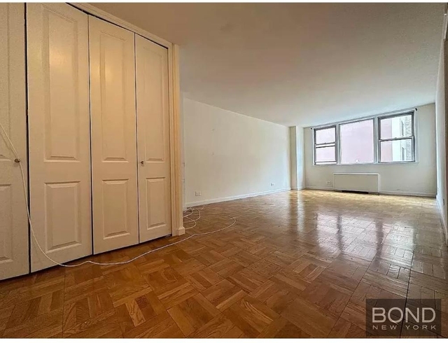 245 East 19th Street - Photo 1