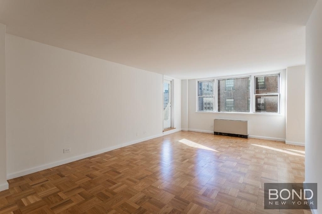 245 East 19th Street - Photo 1