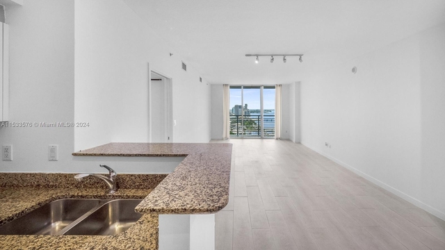 325 S Biscayne Blvd - Photo 1