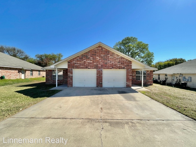 2205 Indian Trail - Photo 1