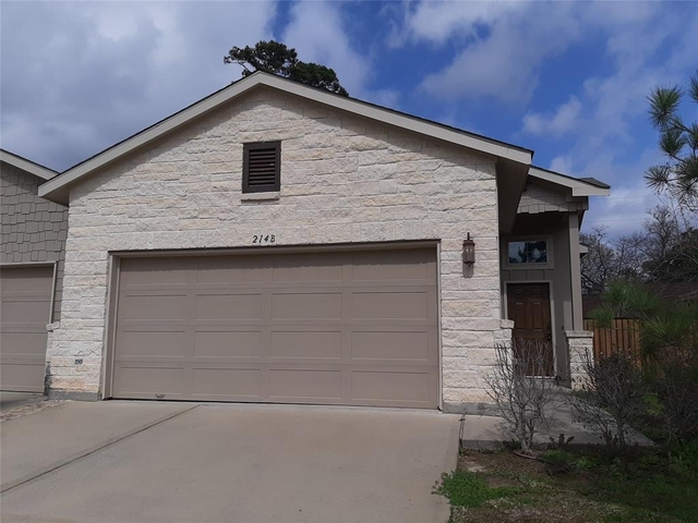 214 Oakcrest - Photo 1