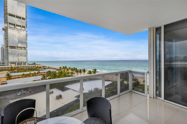 18201 Collins Ave - Photo 1