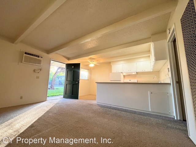 1051 E. Lassen Avenue - Photo 1