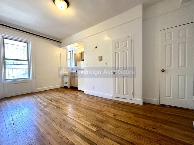 936 West End Avenue - Photo 1