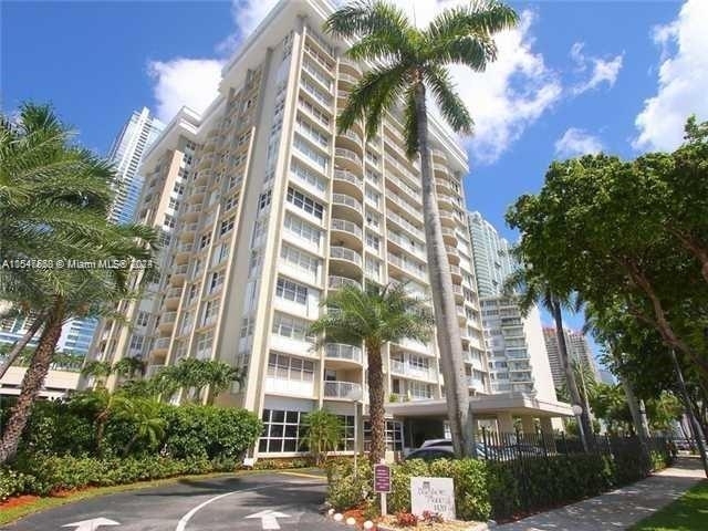 1420 Brickell Bay Dr - Photo 1