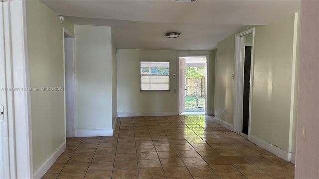 3347 Nw 34th St - Photo 1