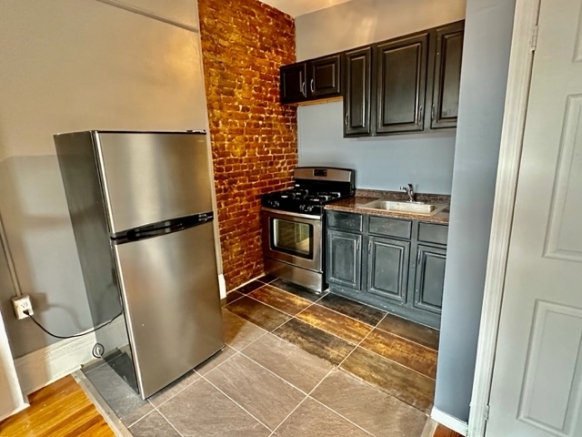 571 Macon Street - Photo 1