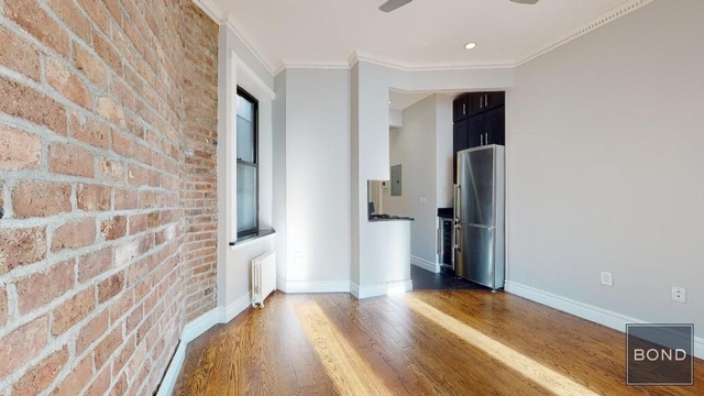 309 East 8th Street - Photo 1