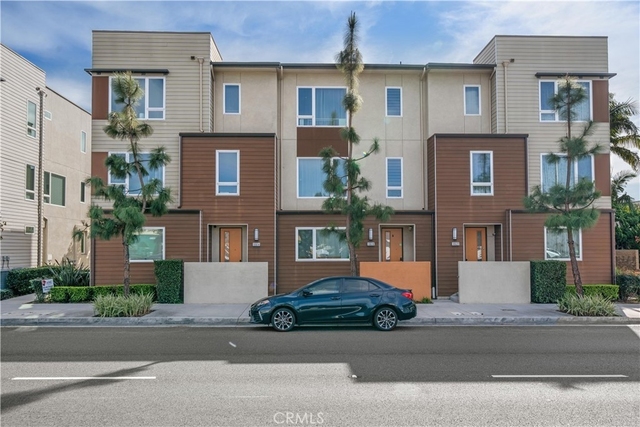 10614 Paramount Boulevard - Photo 1