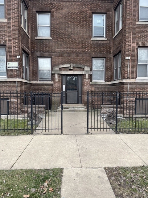 1811 W Garfield Boulevard - Photo 1