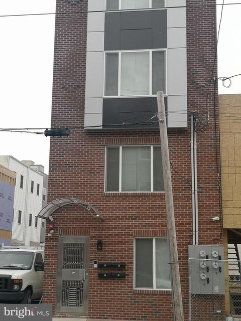 638 N 11th St - Photo 1