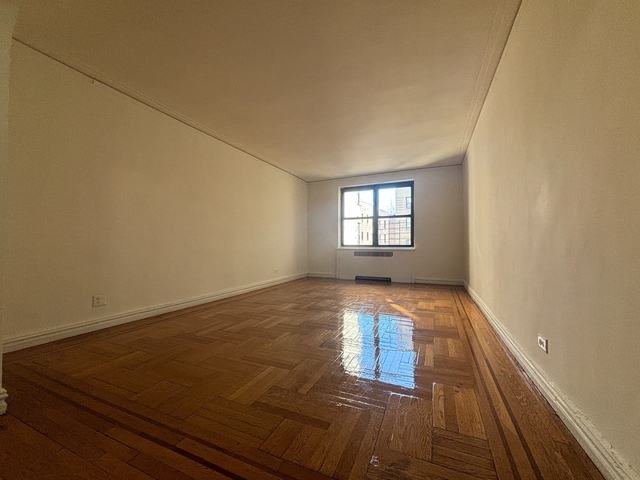 690 Ft Washington Avenue - Photo 1