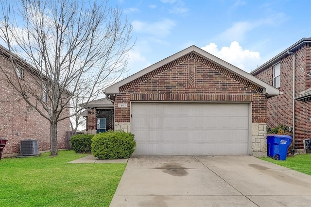 1405 Silver Maple Lane - Photo 1