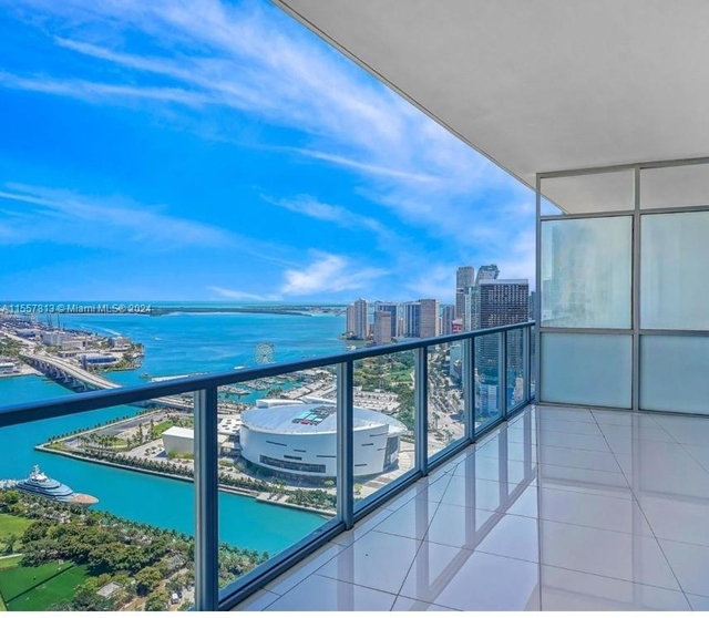 1100 Biscayne Blvd - Photo 1