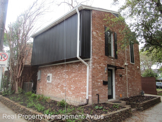 2403 Yupon Street - Photo 1