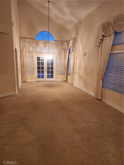 6829 E Pinnacle Pointe - Photo 1