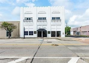 400 W Texas Avenue - Photo 1