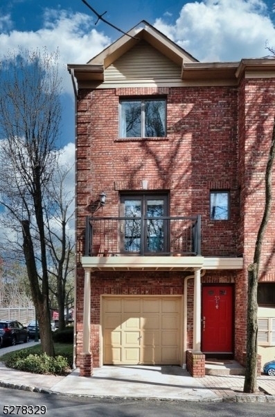 35 Mews Ln - Photo 1