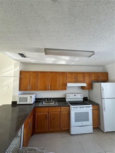 2244 Sw 80th Ter - Photo 1