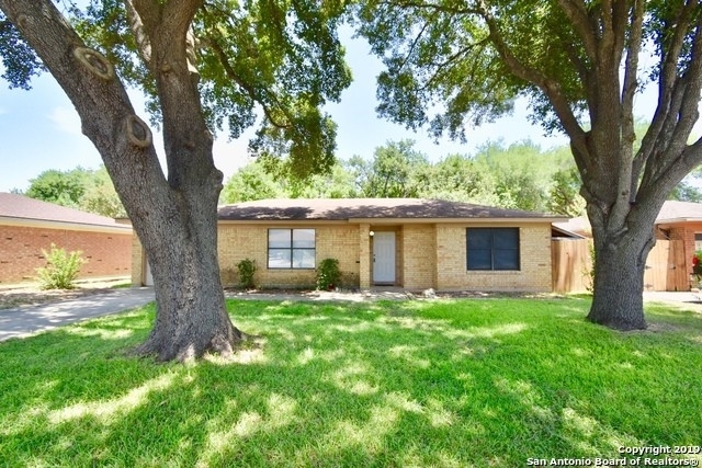 105 Apache Circle - Photo 1