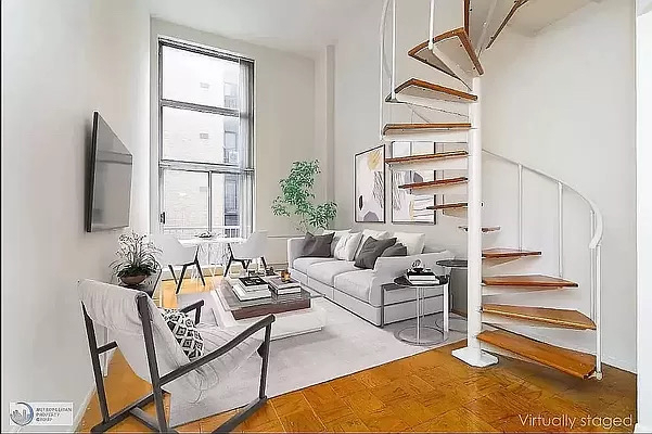 220 East 24th Street - Photo 1