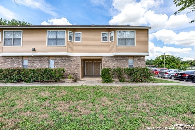 961 Schertz Pkwy - Photo 1