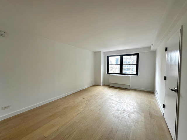 222 East 39th Street - Photo 1