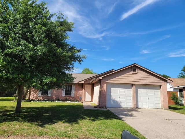 4718 Enchanted Rock Lane - Photo 1