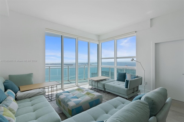 950 Brickell Bay Dr - Photo 1