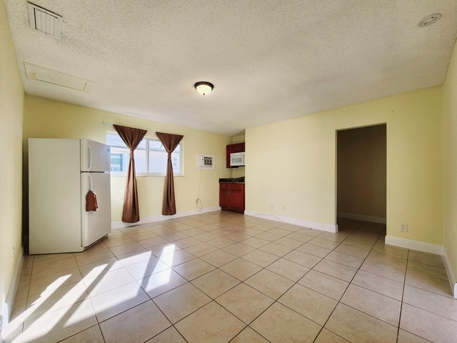 4471 Sw 54th Court - Photo 1