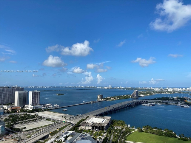 900 Biscayne Blvd - Photo 1