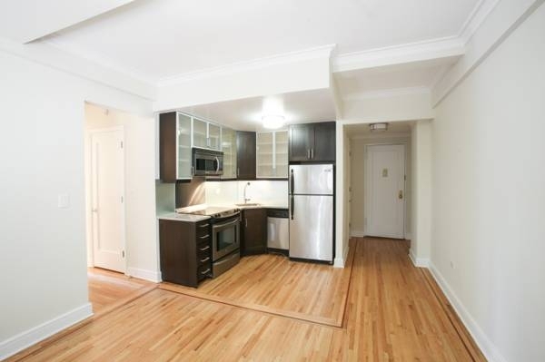 210 West 70th Street, New York - Photo 1