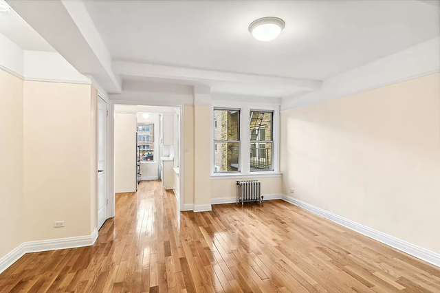 25 East 10th Street - Photo 1